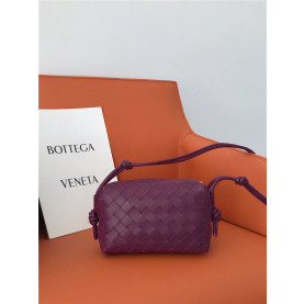 BOTTEGA VENETA 보**베** 아틀란틱 카메라백 V3202