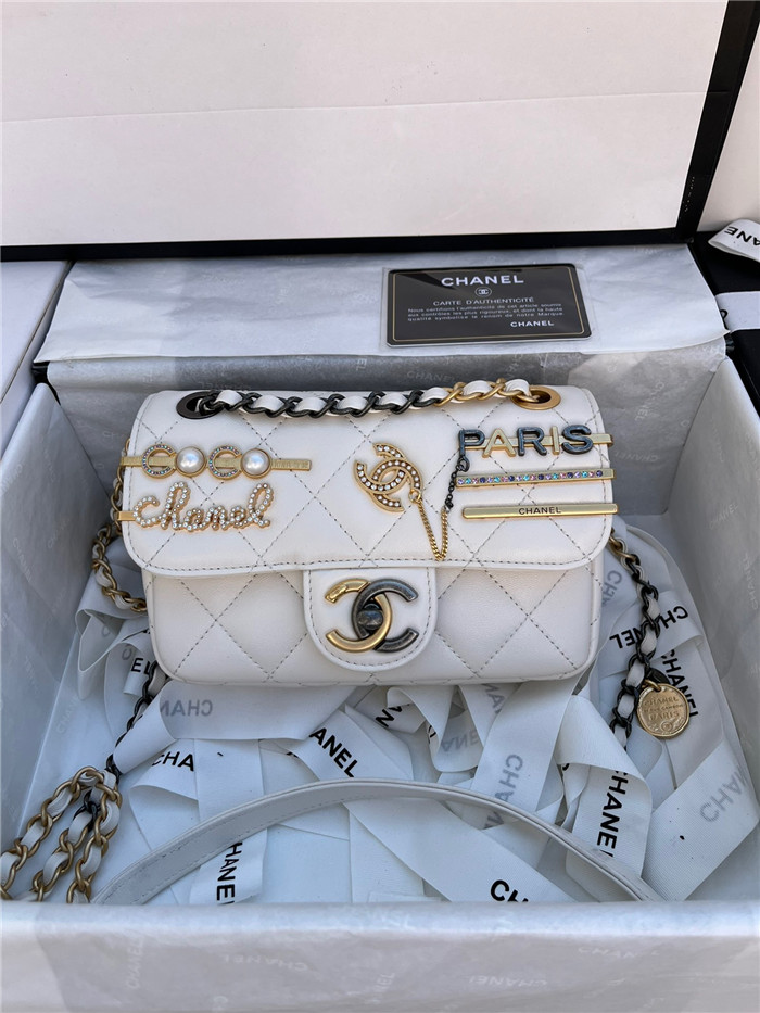 CHANEL 샤* 램스킨 이미테이션펄 스트라스 스몰 플랩백 AS2978