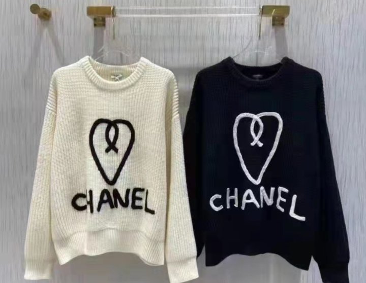 CHANEL 샤* 하트 라운드 니트