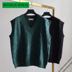 BOTTEGA VENETA 보**베** 사각패턴 오버핏 니트 조끼